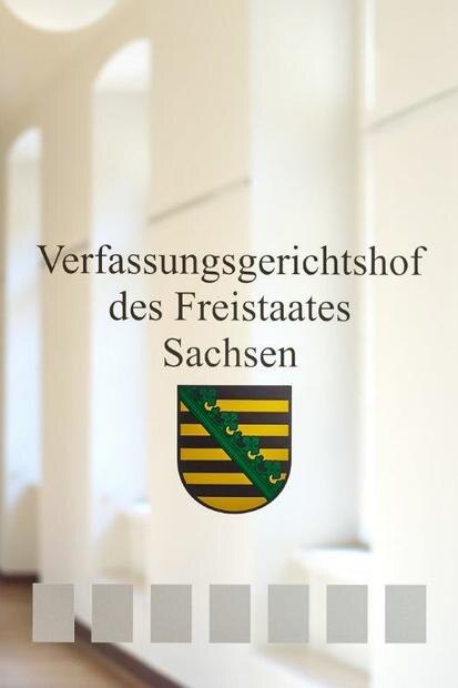 Türschild des Verfassungsgerichtshofs des Freistaates Sachsen